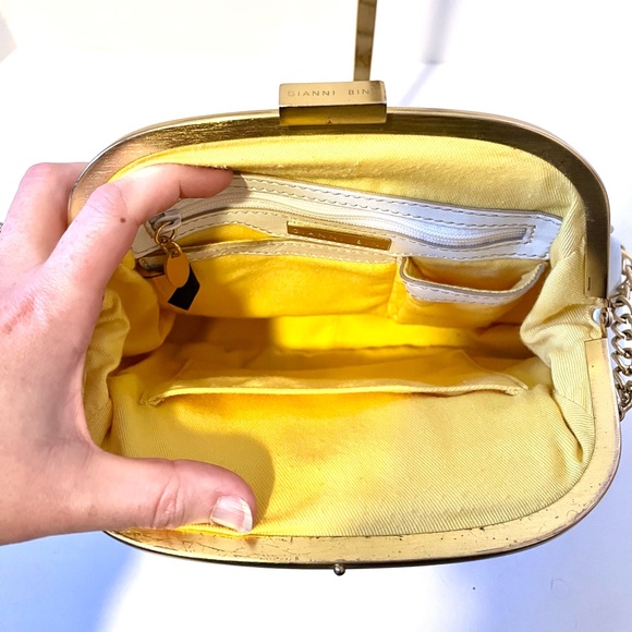 Gianni Bini Cream Leather Kisslock & Chain Shoulder Bag - Picture 9 of 9